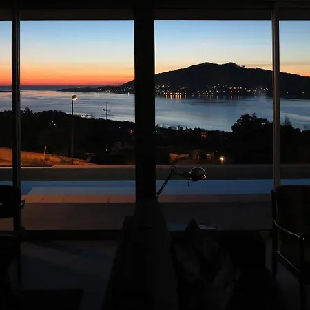 Casa Com Piscina Em Caminha By Mystay *